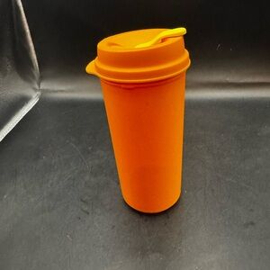 Tupperware 8906 Eco To Go 16 oz Orange Travel Tumbler Coffee Cup Plastic W/ Lid